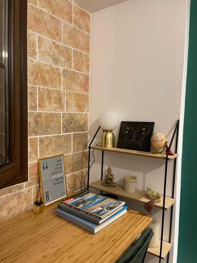 Cute Tiny Apartment In The Heart Of Flisvos Athen Exterior foto